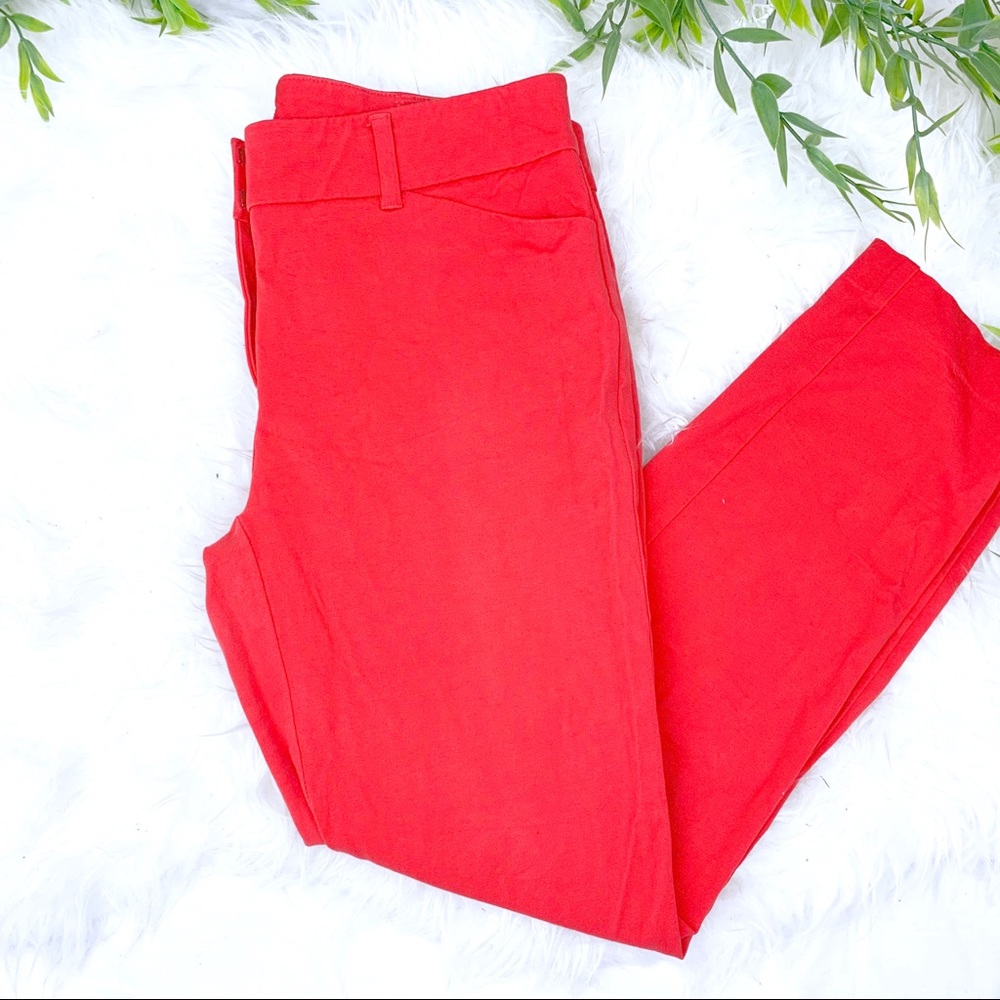 Coral Capris!! 🌺New Your and Company!